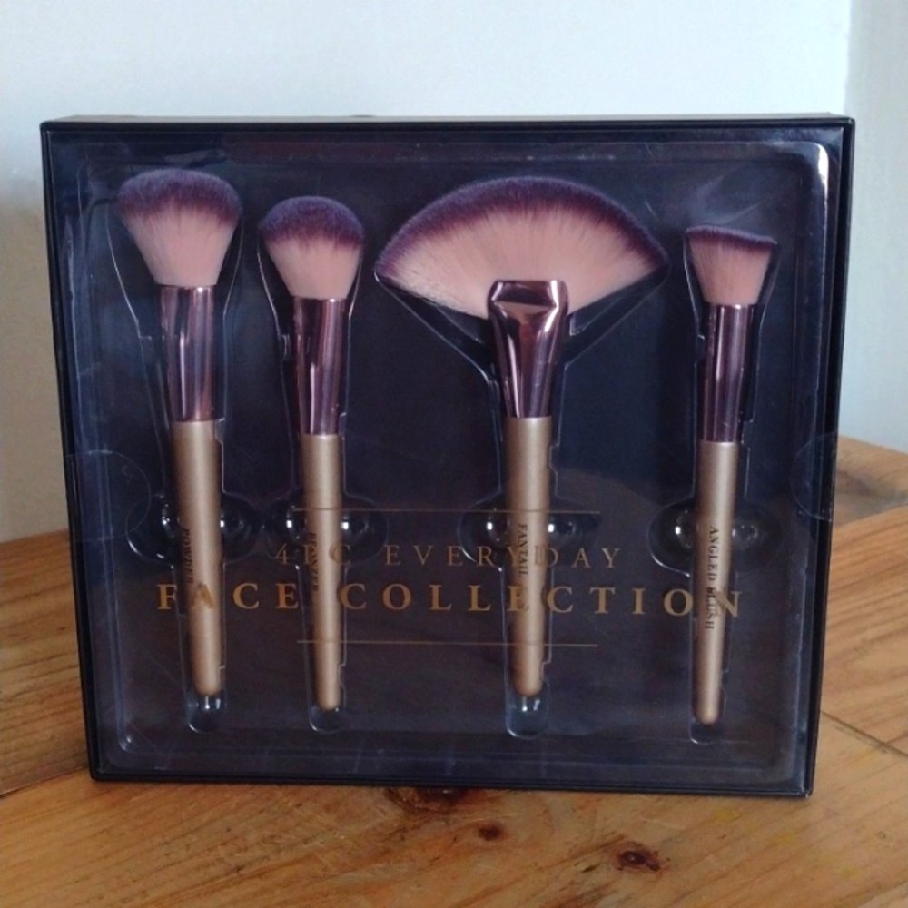 Bella Beauty 4PC Everyday Face Brush Collection NWT